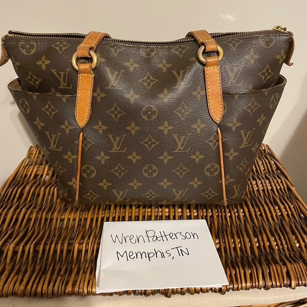 SOLD Louis Vuitton Totally PM